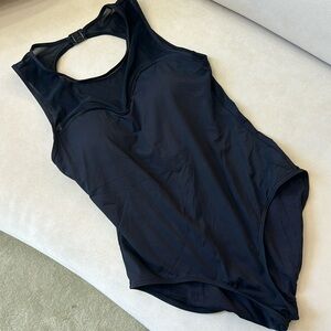 NIPTUCK ONEPIECE SIZE 8